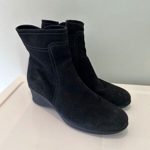 La Canadienne Suede Waterproof Wedge Boots